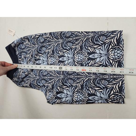 Tommy Bahama Everyday Active Shorts Women's Medium Floral Hawaiian Beach Summer - Picture 3 of 9